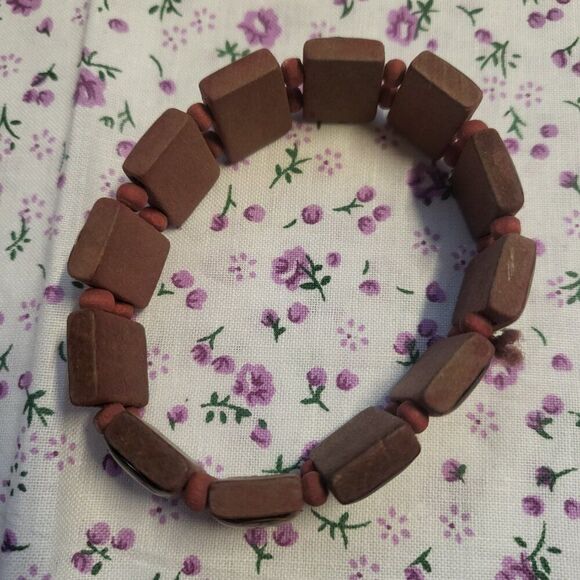 Vintage Wooden Religious Figures Stretch Bracelet - Picture 3 of 5